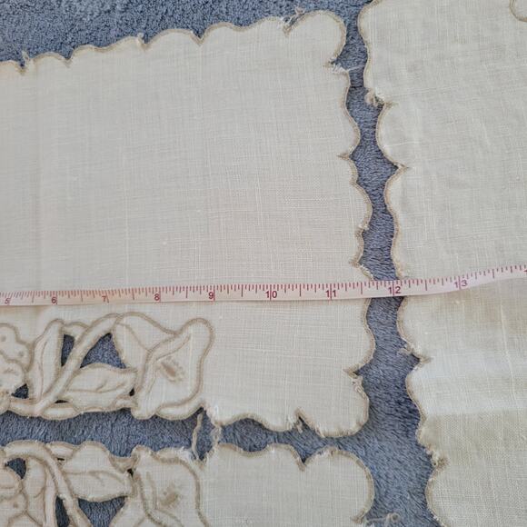 Vintage Madeira-style linen dresser set, 3 piece - Handmade, 1960s, Gray - Picture 6 of 9